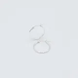 Aros tipo argolla en plata 925, de 16mm de diámetro y 1.5mm de ancho.