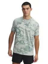 Remera deportiva Under Armour Vanish Energy Printed, de corte clásico, con estampado abstracto en tonos verde y gris.