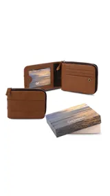 Billetera de cuero color marrón con cierre de cremallera. Interior con espacio para billetes, visor y tarjeteros. Incluye espacio con cierre para monedas.