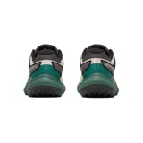 Championes de trail running Merrell Nova 4, color beige con detalles en negro, gris y verde.