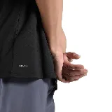 Remera deportiva Puma color negro, de corte clásico, con logo estampado en el pecho.