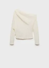 Blusa blanca de poliéster con diseño asimétrico y escote off-shoulder.