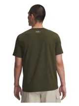 Remera celeste de manga corta Under Armour con logo estampado en el pecho.