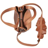 Cartera mini de cuero graneado color marrón, con doble asa de mano, correa larga desmontable y detalle de volado confeccionado a mano en cuero.