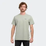 Remera verde de manga corta con logo de la marca O'Neill en el pecho.