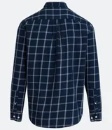 Camisa de franela a cuadros color negro, con botones blancos y mangas largas.