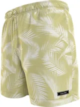Short de baño corto color amarillo con estampado de hojas de palmera blancas, cintura elástica con cordón ajustable, bolsillos laterales y trasero, y forro de malla.