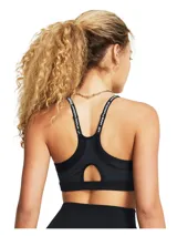 Top deportivo negro Under Armour Infinity Low 2.0 con tecnología de sujeción que se sincroniza con cada movimiento y relleno de espuma hueca ultraligera.