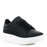 Championes urbanos de hombre, color negro, con cordones negros y suela plataforma gruesa de color blanco.