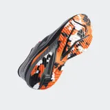 Championes de running para hombre, modelo Hispalis 2312, color gris con detalles en negro y naranja. Presentan un corte de malla transpirable con refuerzos sintéticos y tecnología FULL DUAL PULSOR en la mediasuela con amortiguación de gel en el talón.