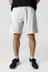 Short negro de corte recto.