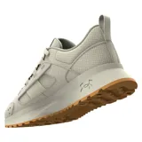 Championes Under Armour Street Mirage color beige con suela color naranja.