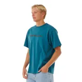 Remera verde con logo Rip Curl estampado en el pecho.