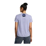 Remera deportiva Under Armour color lila, de corte clásico, manga corta y cuello redondo.