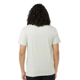Remera de manga corta color menta con bordado del logo de la marca.
