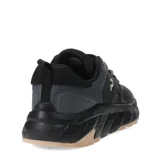 Championes acordonados color beige con suela blanca y detalles en negro.