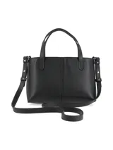 Cartera de cuero color gris plomo, con doble asa corta y correa larga regulable y desmontable. Tiene logo metálico de la marca en el frente y tiracierre personalizado. El interior está forrado con tela estampada y tiene un bolsillo aplicado.