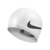 Gorro de natación Nike color blanco con logo negro.