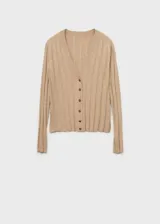 Cárdigan negro de punto fino con cuello pico, diseño recto, cierre delantero con botones y manga larga.