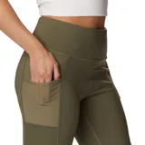 Calza larga color verde oliva, de tiro alto, con bolsillos laterales y tecnología Omni-Wick.