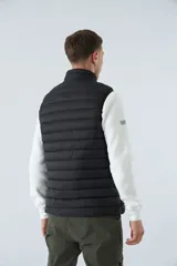 Chaleco de nylon azul marino para hombre con logo en goma y bolsillos con cierre.