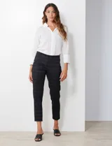 Pantalón de mujer Zac & Rachel, color negro con estampado de cuadrillé sutil en tonos grises. Es de tiro alto, corte slim y largo al tobillo.