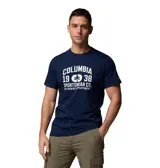 Remera de manga corta color azul marino con estampado frontal en blanco que dice "COLUMBIA 19 38 SPORTSWEAR CO. OUTDOORS DEPARTMENT".