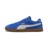 Championes Puma Club II Era Suede, color azul con detalles en blanco y suela marrón.