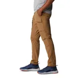 Pantalón de senderismo color caqui, repelente al agua y resistente a las manchas, con tejido elástico en dos direcciones. Cuenta con cinturón integrado removible, bolsillos laterales, bolsillo de seguridad con cremallera, bolsillo cargo, pernera con ceñidor en el dobladillo, bolsillos traseros, trabilla multiuso para el cinturón y malla de ventilación en la parte posterior de las rodillas.