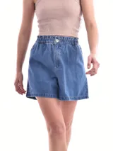 Short negro de jean con cintura elastizada y botón.