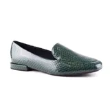 Zapato de vestir Usaflex, tipo mocasín, color negro con textura símil piel de serpiente.