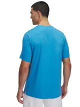 Remera deportiva verde militar de manga corta, con logo de Under Armour estampado en el pecho.