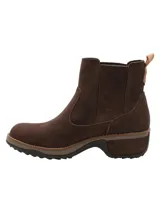 Botín de mujer RKF, modelo Vega, de gamuza color marrón chocolate, con elásticos laterales, tirador trasero y suela de goma.