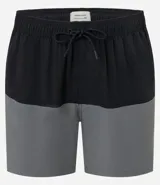 Bermuda de baño masculina confeccionada en microfibra, con cintura elástica, cordón ajustable, bolsillos laterales y trasero con cremallera, y estampado bicolor.