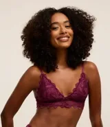 Soutien de encaje floral color borgoña, modelo top, con breteles finos ajustables y relleno triangular.