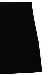 Minifalda negra de tiro medio, confeccionada en tejido crepé con silueta recta y diseño minimalista.