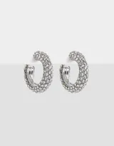 Aros argolla plateados con incrustaciones de strass.