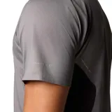 Remera deportiva Columbia Three Pitch de manga corta, color azul con logo de la marca en el pecho. Confeccionada con tecnología Omni-Wick™ para mantenerte seco y fresco.