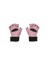 Par de guantes de entrenamiento Under Armour para mujer, color negro con logo blanco. Diseño con medio dedo, palma acolchada y cierre de velcro en la muñeca.