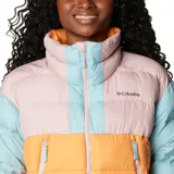 Campera puffer cropped Columbia Pike Lake II, color celeste, rosa y naranja. Cuenta con tecnología térmica reflectante Omni-Heat™, aislamiento de poliéster 100 % reciclado, puños con forro de jersey, protector de mentón, cremallera central delantera de doble dirección, bolsillo interior de seguridad, bolsillos laterales con cremallera, puños elásticos, dobladillo ajustable con ceñidor y tratamiento duradero repelente al agua sin PFC.