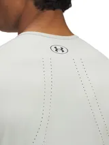 Remera deportiva negra Under Armour Vanish Elite Vent de manga corta con logo en el pecho.