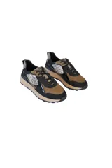 Championes urbanos color negro, verde militar y beige con estampado animal print.