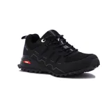 Zapatillas de trekking negras con cordones, capellada de mesh y detalles en material sintético. Suela de goma con tecnología Grip para mayor tracción en terrenos irregulares.