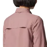 Camisa negra de manga larga para mujer, marca Columbia, modelo Silver Ridge 3.0. Confeccionada con tejido de secado rápido y protección solar UPF 50.