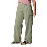 Pantalón negro de corte ancho, con cintura elástica y cordón ajustable. Cuenta con tecnología Omni-Shield™ Release, que repele el agua y las manchas. Tiene un bolsillo con cierre de velcro, aberturas laterales con broches a presión y aberturas reforzadas en los tobillos.