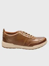 Championes de cuero color marrón con cordones, plantilla Smart Foam® y suela de goma.