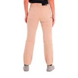 Pantalón color arena con diseño de 5 bolsillos con paneles dobles en la parte delantera, cierre con cremallera y ajuste con broche de marca.