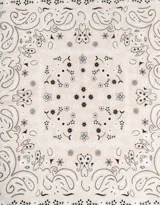 Pañuelo de algodón color bordó con estampado floral en blanco.
