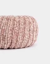 Cuello tejido de chenille color rosa viejo.