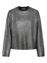 Sweater de punto plateado con cuello redondo y mangas largas.